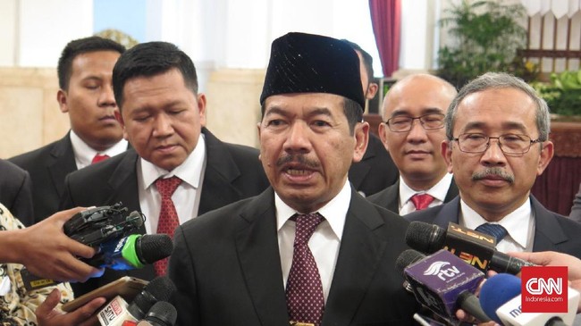 Netizen memberikan beragam komentar terhadap pernyataan Kepala Badan Siber dan Sandi Negara (BSSN) Djoko Setiadi yang menyebut ‘hoaks membangun’.