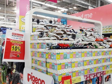 Diskon hingga 50% Sepatu dan Alat Makan Anak di Transmart Carrefour