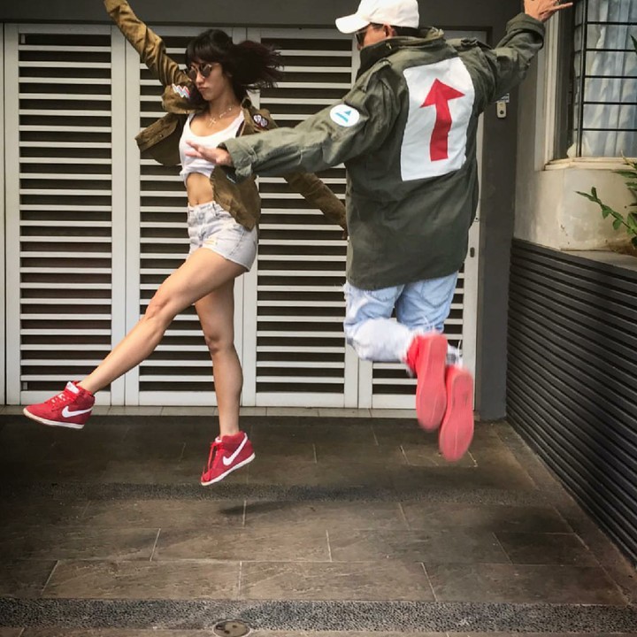 <p>Shareena dan Ryan Delon menikah sejak 2013 lalu. Tapi mereka selalu tampak romantis, seperti orang yang sedang kasmaran, hi-hi-hi. (Foto: Instagram/tail_wagging)</p>