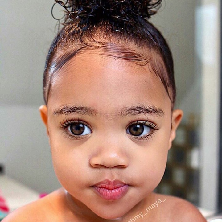 <div>Bagus ya, Bun, warna iris mata gadis cilik yang satu ini. (Foto: Instagram @ohmy_maya_)</div>
