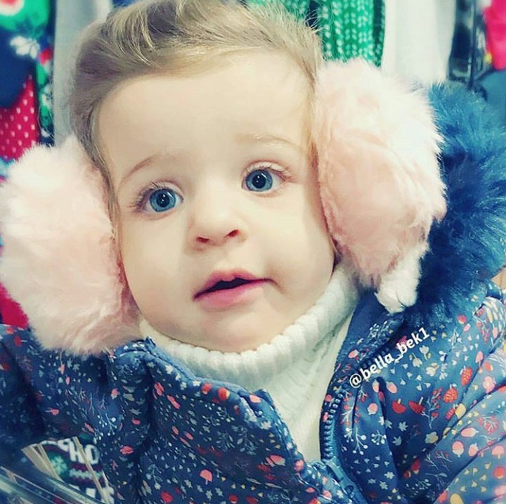 <div>Matanya mirip Princess Elsa di kartun Frozen nih. Setuju? (Foto: Instagram @bella_bek1)</div>