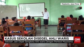 Isak Tangis Warnai Pemindahan Sekolah Objek Sengketa Hukum
