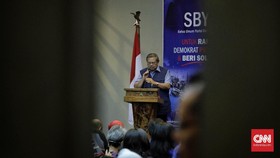 SBY Ingatkan Jokowi Lewat 'Curhat' Krisis Jelang Pilpres