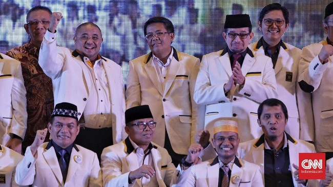 PKS membutuhkan koalisi partai baru sebagai pondasi kekuatan oposisi untuk bertahan sekaligus menggalang massa menyambut Pilpres 2024.