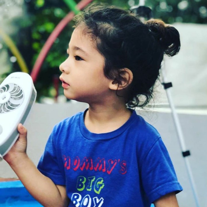 <p>Kalau dari samping, wajah Seth mirip ayahnya banget ya? (Foto: Instagram @rimamelati)</p>