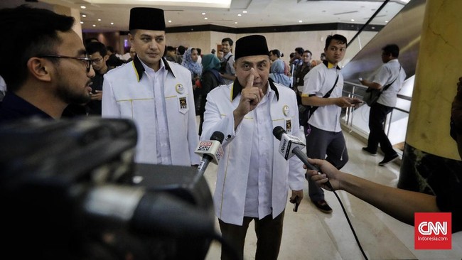 Bakal calon gubernur Sumatra Utara Edy Rahmayadi memastikan bagi-bagi uang yang dia lakukan tak ada kaitannya dengan Pilkada 2018.