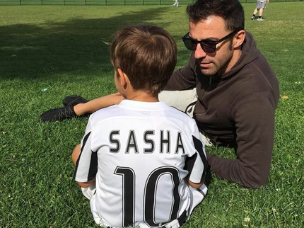 Keceriaan Keluarga Alessandro Del Piero