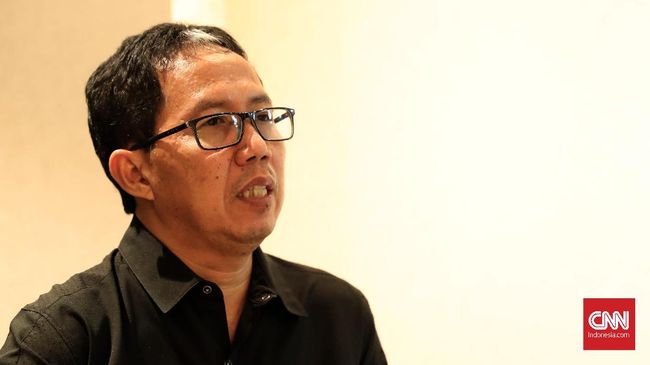 Plt Ketua Umum PSSI Joko Driyono ditetapkan sebagai tersangka kasus perusakan barang bukti. Imigrasi juga telah mencekal Joko Driyono.