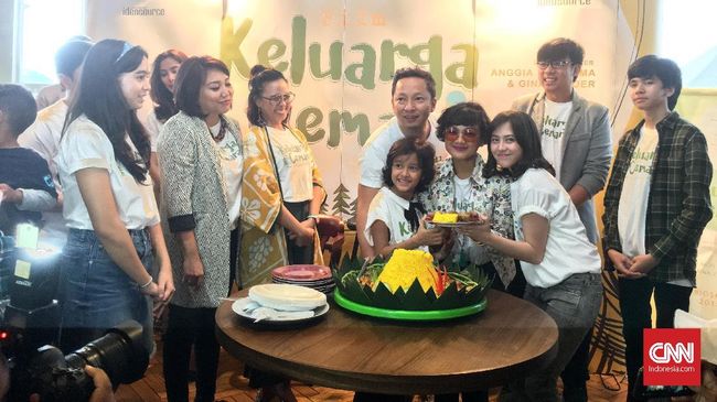 Produser film 'Keluarga Cemara' mengaku ada visi panjang tentang kisah keluarga karangan Arswendo Atmowiloto tersebut.