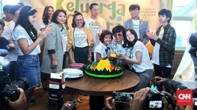 Ringgo Agus dan Nirina Bahagia di Ayunan 'Keluarga Cemara'
