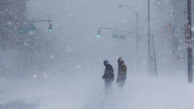 Suhu dingin yang dibawa 'bomb cyclone' mencapai -8 derajat Celcius, sehingga taman bermain di Orlando terpaksa tutup sementara.