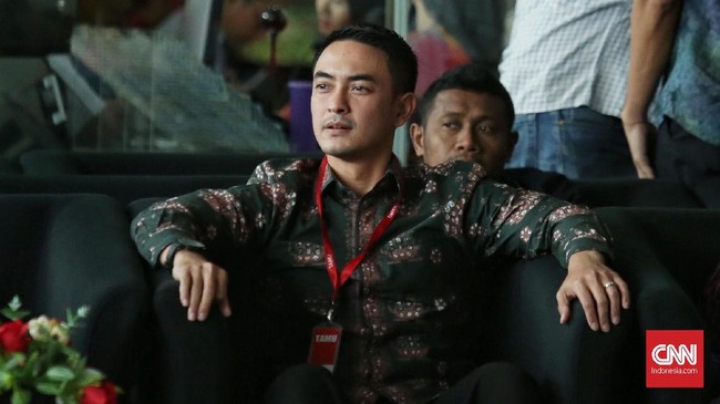 Pengusutan dugaan keterlibatan Gubernur Jambi Zumi Zola dimulai dari operasi tangkap tangan kasus suap yang diduga untuk memuluskan pengesahan RAPBD Jambi 2018.