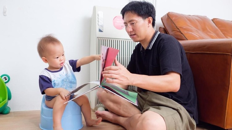 Si kecil bersiap toilet training? Ada hal-hal yang perlu kita perhatikan, Bun.