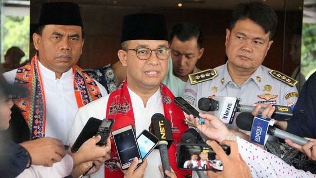 Anies Gaji Camat Dki Lebih Tinggi Dari Bambang Widjojanto