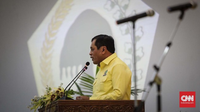 Sebanyak tiga mantan Ketua Umum PSSI mendapat suara cukup banyak berdasarkan data real count Komisi Pemilihan Pemilu (KPU) terbaru hingga Sabtu (17/2) siang.