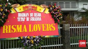 Warga Surabaya Gelar Syukuran Risma Batal Ikut Pilkada Jatim