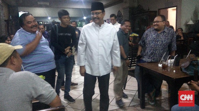 Pasangan calon gubernur Jawa Timur menjalani tes psikologi di RSUD dr Soetomo, Surabaya, sejak Kamis (11/1) pukul 07.00 WIB.