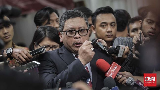 PDIP Ingatkan Prabowo soal Peran Kroni Soeharto di Indonesia Sekjen PDIP Hasto Kristianto menganggap kritik Prabowo soal 'ekonomi kebodohan' mencerminkan Capres nomor urut 02 tersebut melupakan sejarah Indonesia.