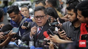 Hasto PDIP Soal Azwar Anas: Megawati dan Kiai Menangis