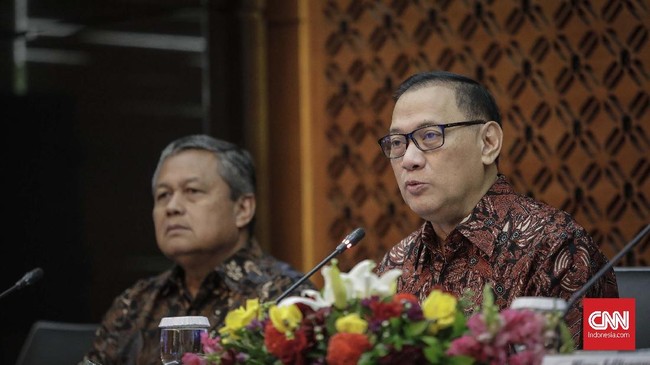Bank Indonesia (BI) menetapkan suku bunga acuan naik 25 bps ke angka 4,5 persen pada Mei ini. Bunga simpanan dan pinjaman juga ikut dikerek 25 bps.