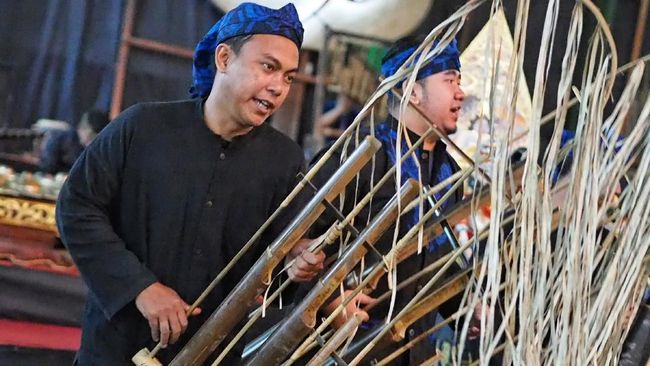 Warganet bersedih usai mendengar kabar Saung Angklung Udjo terancam tutup dalam waktu dekat.