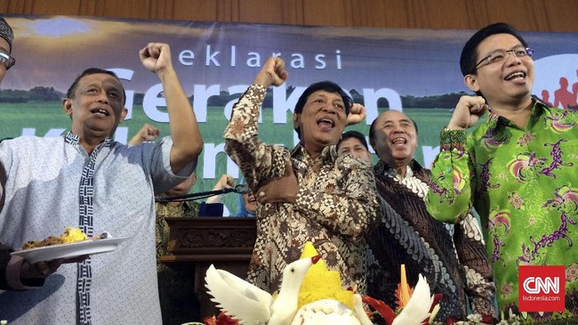 Mantan Panglima TNI Jenderal TNI (Purn) Djoko Santoso menyerukan untuk kembali ke Undang-undang Dasar (UUD) 1945 yang asli.