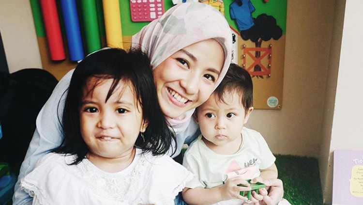 Natasha Rizky berbagi tips supaya para bunda yang ASI-nya belum banyak nggak gampang baper.