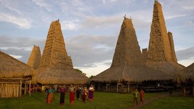 Apa Langkah Kemenpar Usai Viral Pemalakan Wisatawan di Ratenggaro NTT?