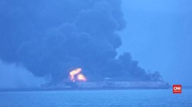 VIDEO:  Kapal Tanker Minyak Iran Terbakar Pasca Tabrakan