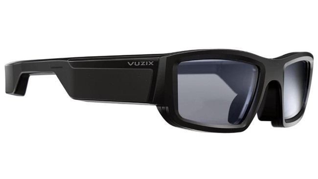 Produsen kacamata, Vuzix memperkenalkan kacamata pintar yang terintegrasi dengan teknologi kecerdasan buatan (AI) untuk memberikan perintah berbasis suara.
