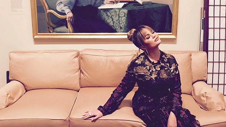 Catatan Manis Chrissy Teigen untuk si Kecil yang Lahir Prematur Chrissy Teigen menyampaikan sesuatu buat bayinya yang lahir prematur dengan cara unik, Bun.