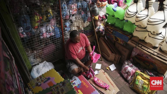 Pedagang di Pasar Gembrong mengaku belum mendapat kejelasan ganti rugi dan tempat relokasi jika kelak kena dampak gusuran Tol Becakayu.