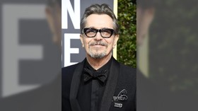 Gary Oldman Jadi Aktor Terbaik Golden Globes 2018