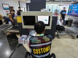 Tarif Bea Masuk Barang Kiriman Disederhanakan, Tas-Sepatu Jadi 25%