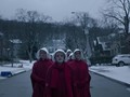 'The Handmaid's Tale' Kalahkan 'GoT' dan 'Stranger Things'