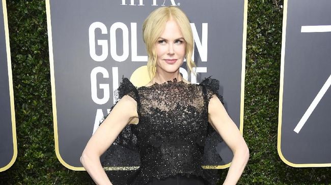 Aktris Nicole Kidman langsung memeluk ibunya setelah bertemu untuk pertama kalinya setelah delapan bulan terpisah karena pandemi Covid-19.