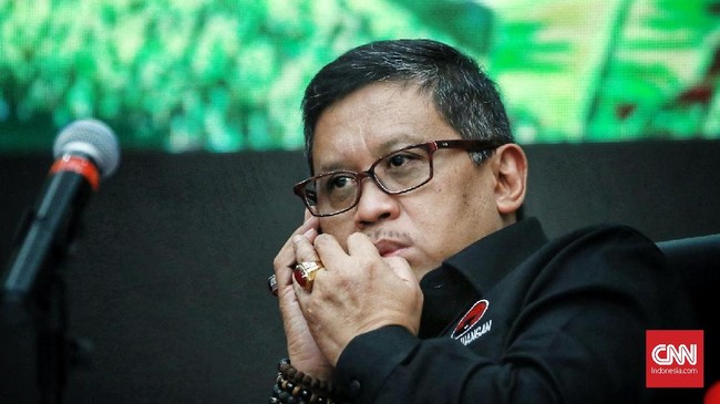 Sekjen PDIP Hasto menyarankan agar kubu Prabowo-Sandiaga dapat memberikan solusi kebijakan alternatif terbaik jika tak puas terhadap kebijakan pemerintah.