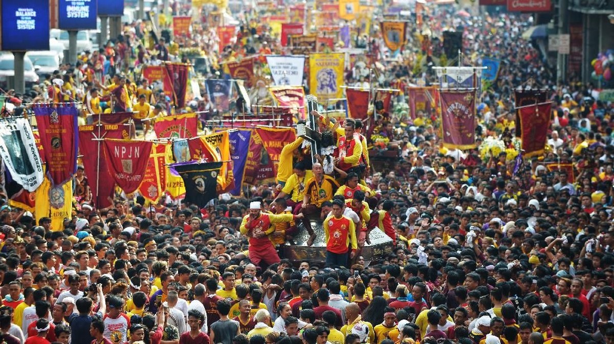 FOTO: Berdesak demi Berkat 'Black Nazarene'