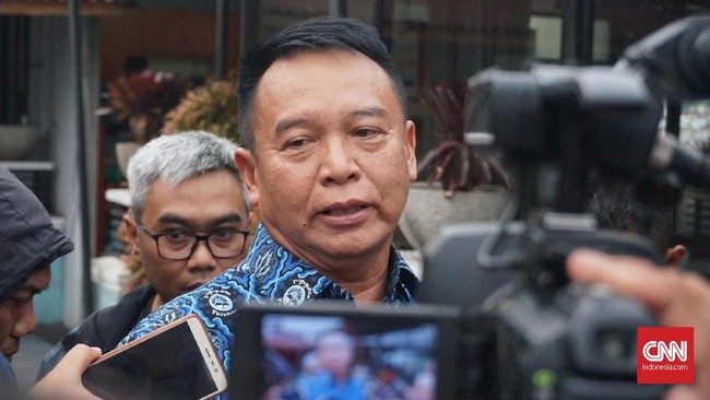 Tubagus Hasanuddin mengkritik pernyataan Wagub Jawa Barat Uu Ruzhanul Ulum yang dianggap meremehkan kasus perundungan di Tasikmalaya.