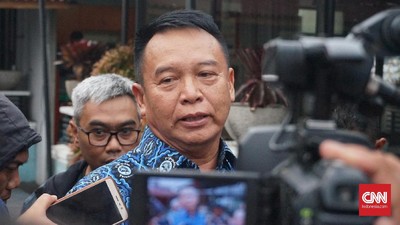 img-title Politikus PDIP Anggap Syarat Tinggi Badan TNI Kebijakan Mundur