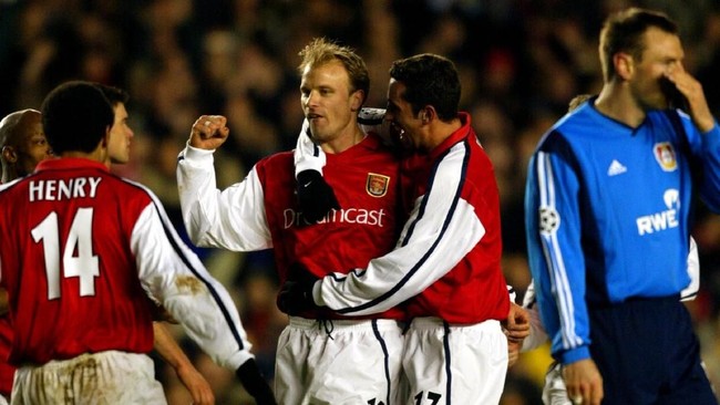 Dennis Bergkamp, Anak Tukang Listrik Legenda Arsenal Dennis Bergkamp adalah seorang maestro pesepak bola saat masih aktif sebagai pemain dan namanya abadi bagi para penggemar tim London Utara, Arsenal.