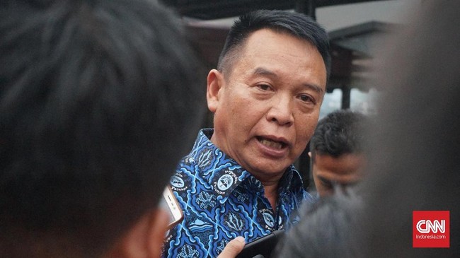 Anggota Komisi I DPR dari F-PDIP Tb Hasanuddin menyebut pergantian Gatot Nurmantyo dari kursi Panglima TNI pada 2017 tak terkait nobar film G30S/PKI.