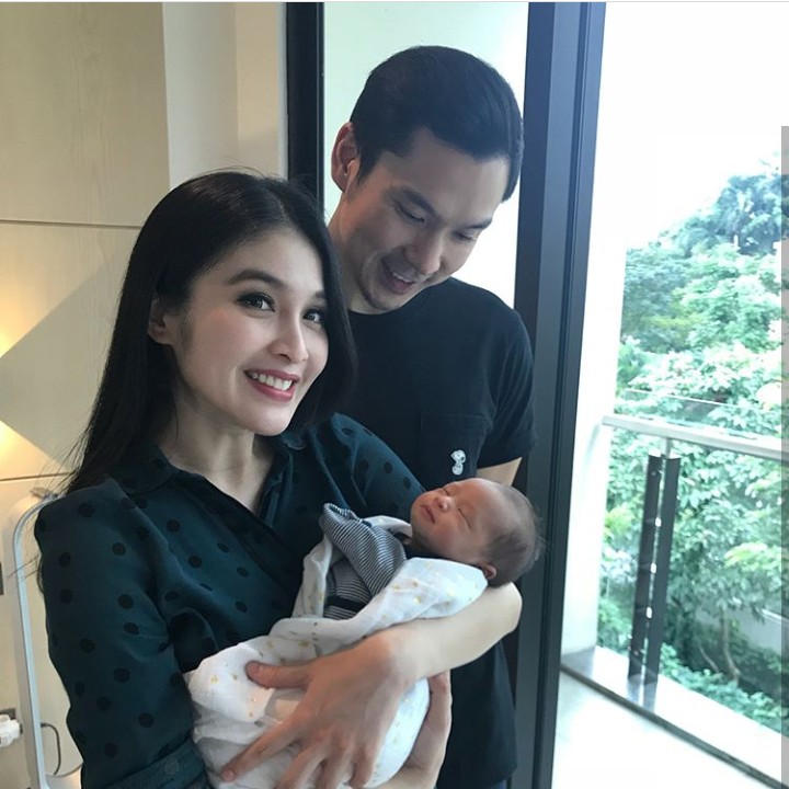<p>Ini waktu Rafa baru banget pulang ke rumah. Happy banget! (Foto: Instagram @raphaelmoeis)</p>