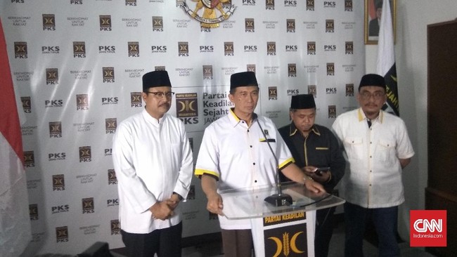 Ketua DPW PKS Jatim Arif Hari Setiawan menyampaikan secara resmi bakal menyodorkan Saifullah Yusuf (Gus Ipul) untuk menjadi bakal calon Gubernur Jatim.