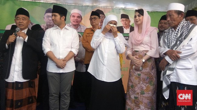 Pasangan balon gubernur dan wagub Jatim Khofifah Indar Parawansa dan Emil Elestianto Dardak akan mendaftar ke Komisi Pemilihan Umum (KPU) Jatim hari ini.