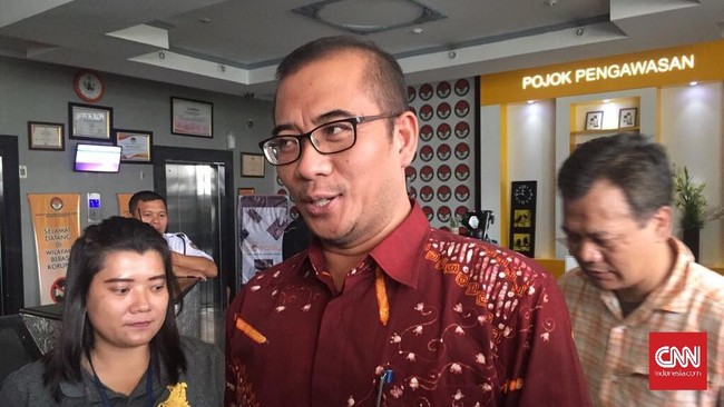 Ketua KPU Hasyim Asy'ari berharap para peserta Pilpres 2024 tidak bicara sembarangan soal janji kampanye. Harus disesuaikan dengan situasi keuangan negara.