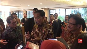 VIDEO: Jokowi Belum Baca Pengunduran Diri Khofifah