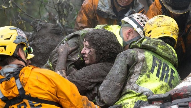 Setidaknya 13 orang tewas tertimbun tanah longsor di California, tepatnya di daerah yang juga dilanda bencana kebakaran beberapa waktu lalu.