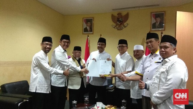 PKS mempersilakan bakal calon gubernur Jawa Timur Syaifullah Yusuf atau Gus Ipul menentukan pendampingnya di ajang Pilgub Jatim 2018.