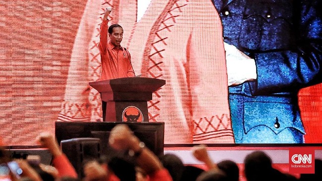 Presiden Joko Widodo menyebut PDIP sebagai partai 'wong cilik' dengan tetap memegang Pancasila dan Bhinneka Tunggal Ika.